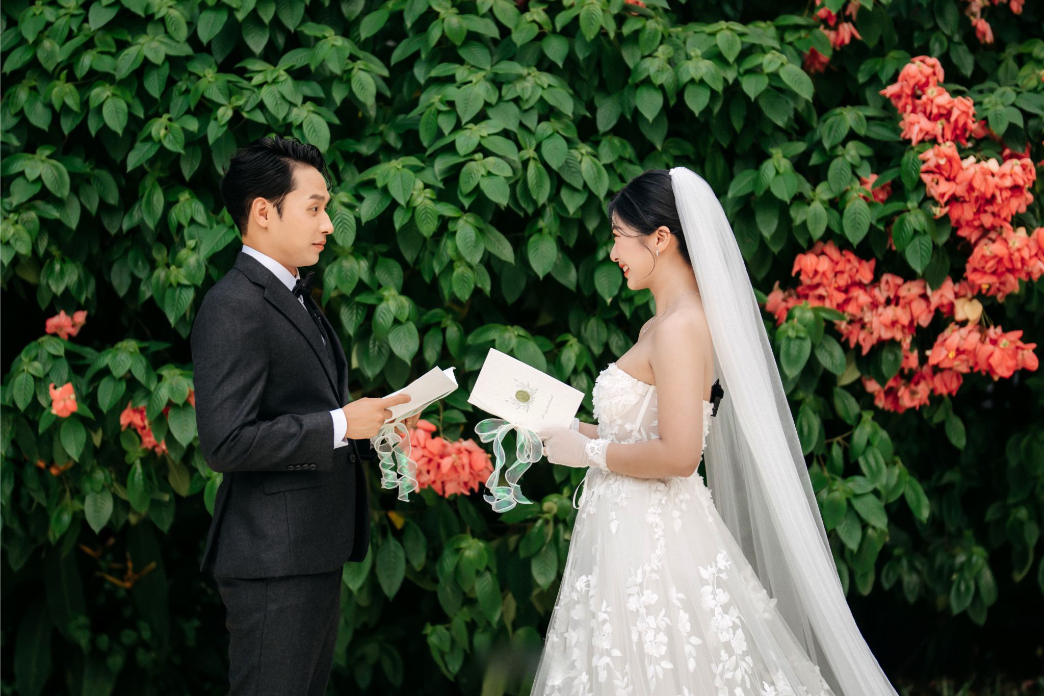 NGHỆ THUẬT VIẾT LỜI THỀ NGUYỆN (THE VOW): ĐIỂM NHẤN CẢM XÚC CHO TIỆC CƯỚI