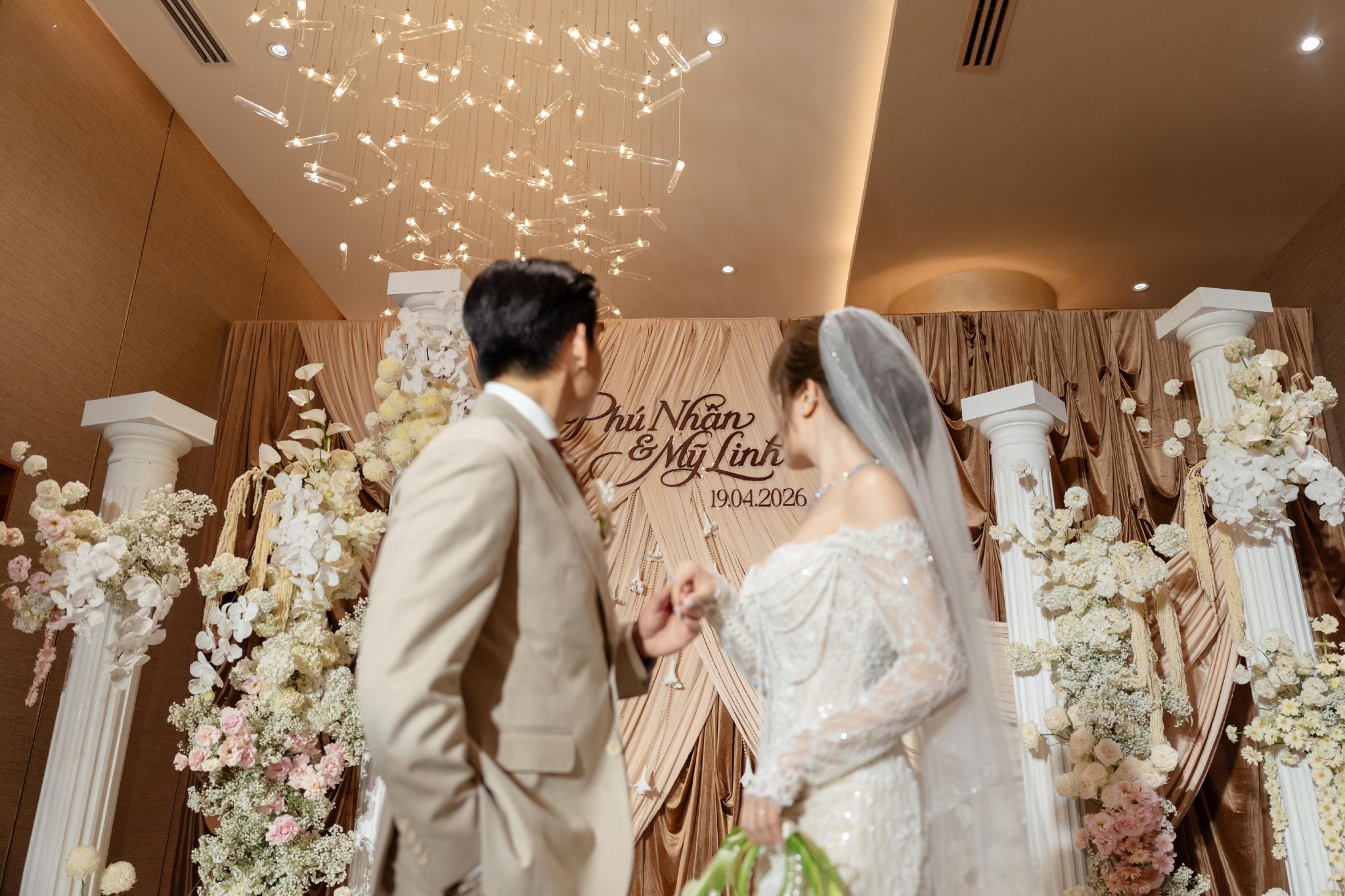 NGHỆ THUẬT VIẾT LỜI THỀ NGUYỆN (THE VOW): ĐIỂM NHẤN CẢM XÚC CHO TIỆC CƯỚI