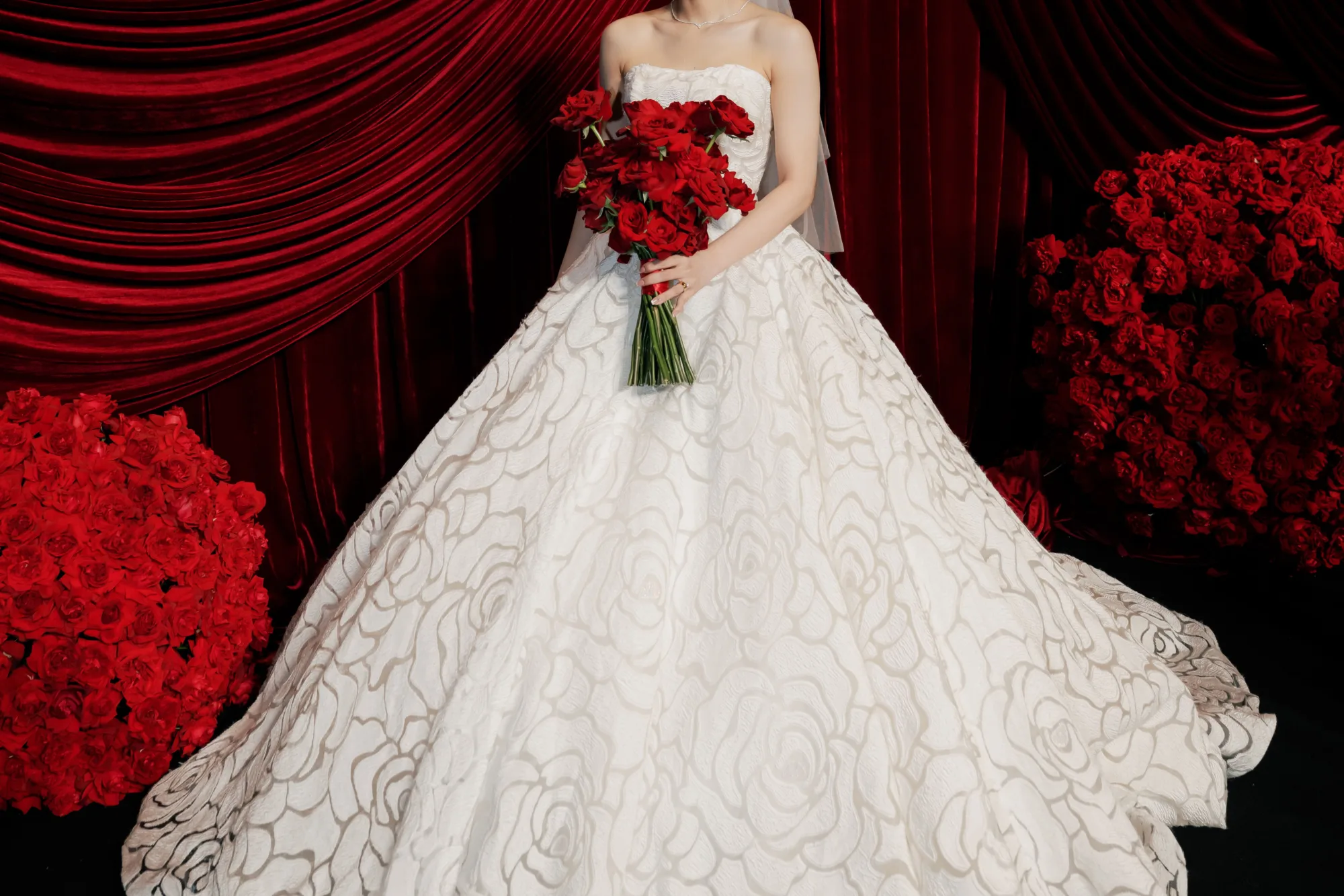 MINIMALIST WEDDING: KHI SỰ TỐI GIẢN ĐỊNH NGHĨA NÉT SANG TRỌNG TINH TẾ