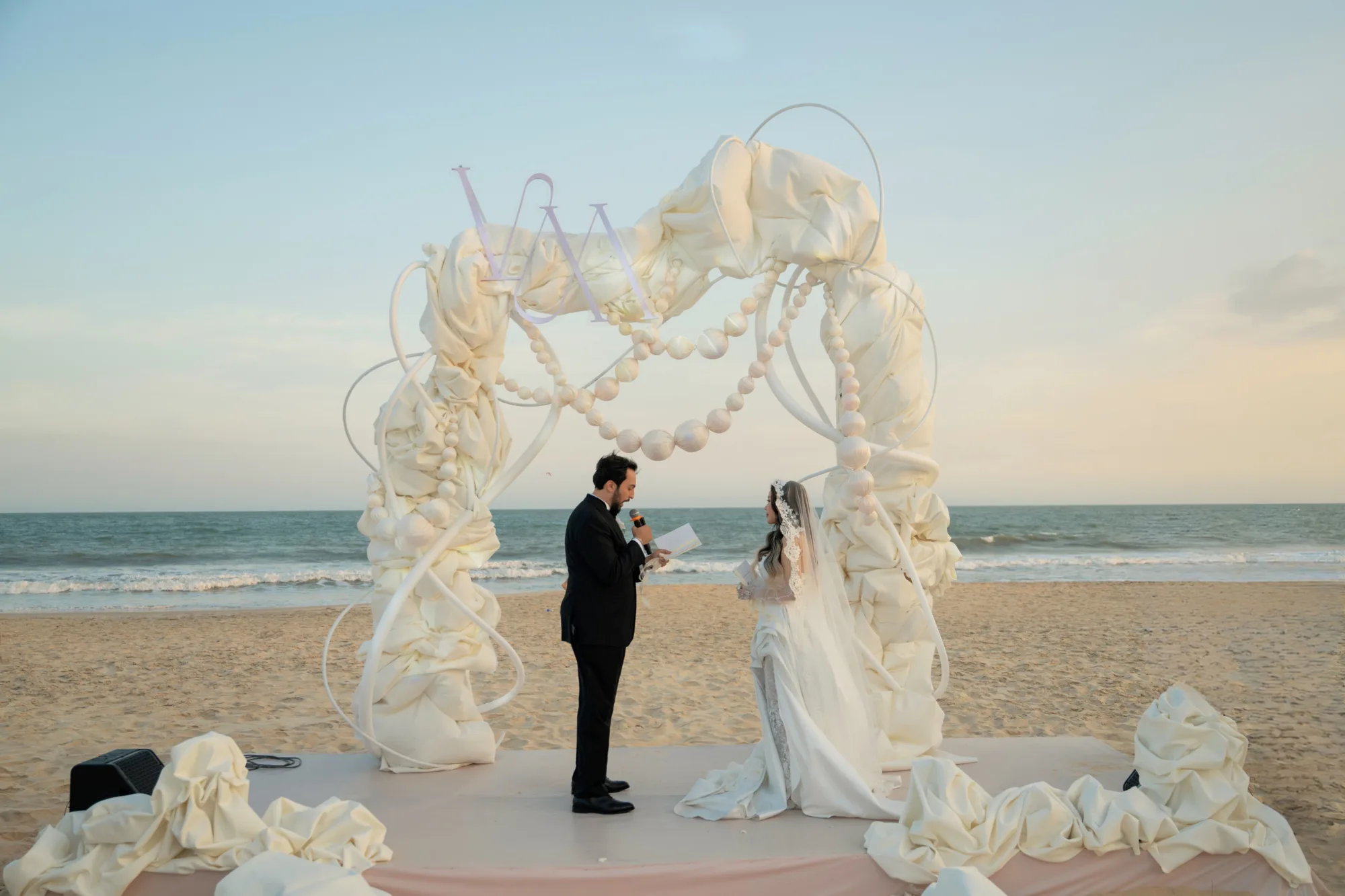 BEACH WEDDING: 7 ĐIỂM ĐẾN LÃNG MẠN CHO LỄ CƯỜI BÊN BỜ BIỂN
