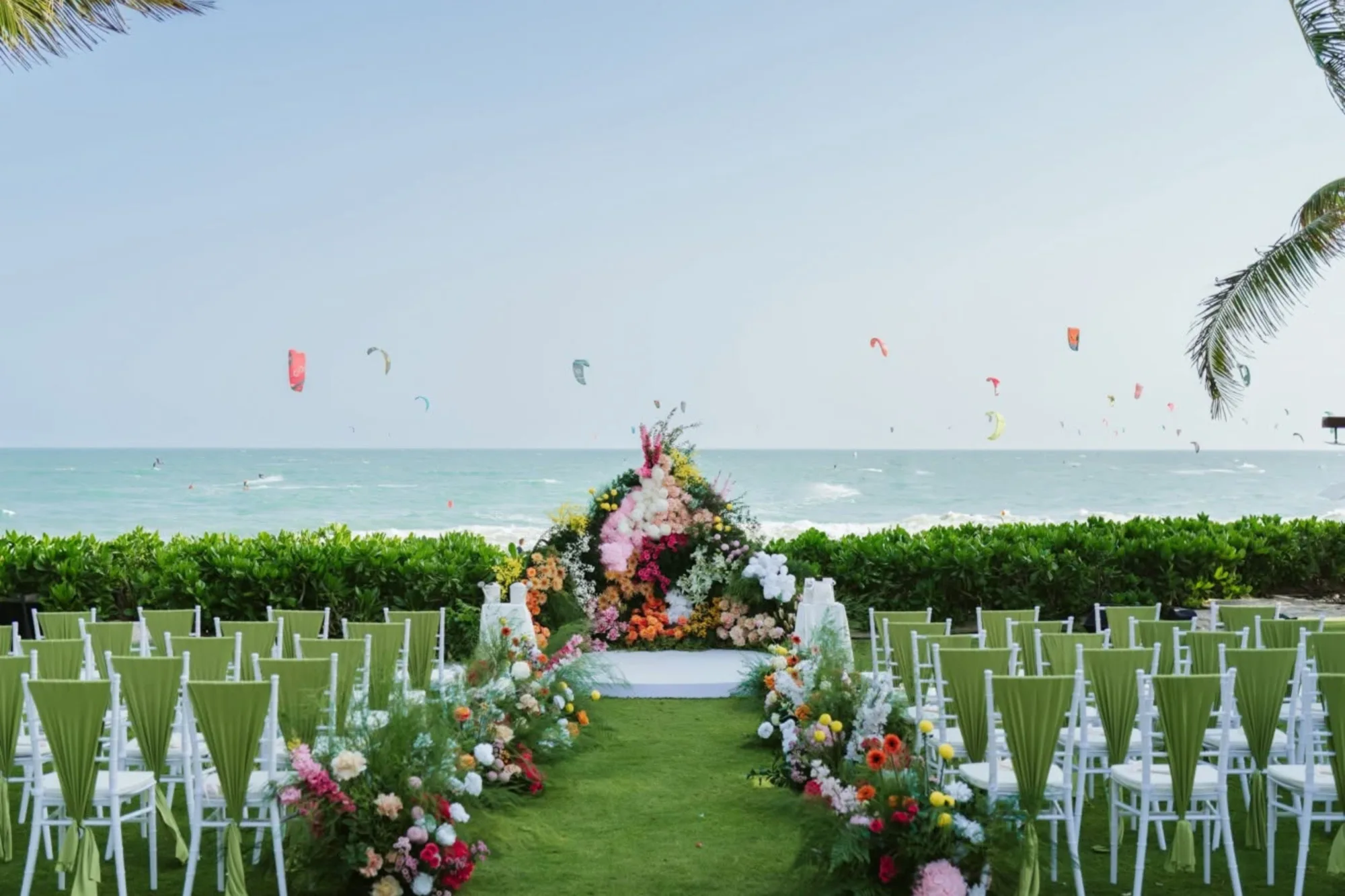 BEACH WEDDING: 7 ĐIỂM ĐẾN LÃNG MẠN CHO LỄ CƯỜI BÊN BỜ BIỂN