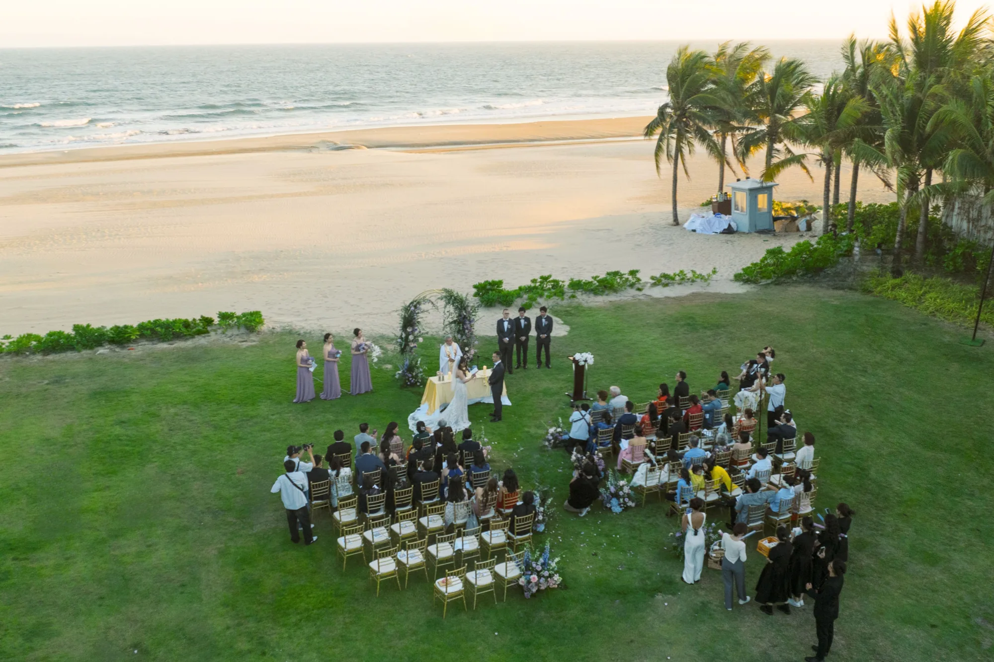 BEACH WEDDING: 7 ĐIỂM ĐẾN LÃNG MẠN CHO LỄ CƯỜI BÊN BỜ BIỂN