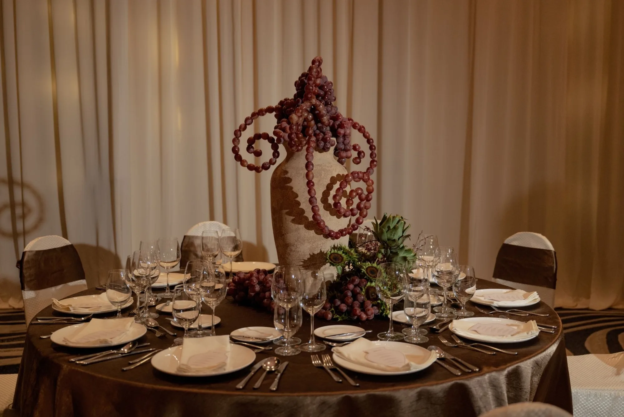 THE ART OF TABLESCAPES: SỰ SANG TRỌNG VÀ TINH TẾ TRONG TỪNG CHI TIẾT