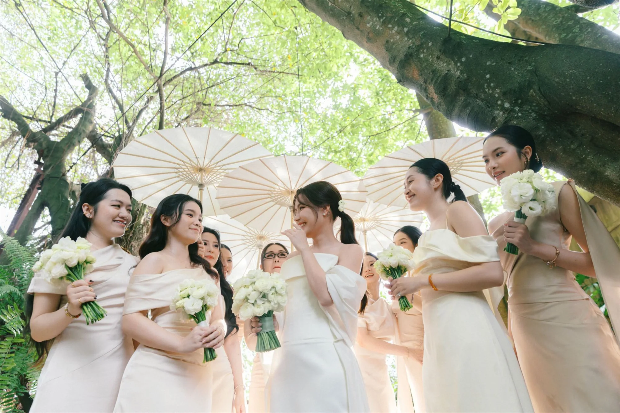 DOCUMENTARY & FILM WEDDING PHOTOGRAPHY: XU HƯỚNG CHỤP CƯỚI 2026