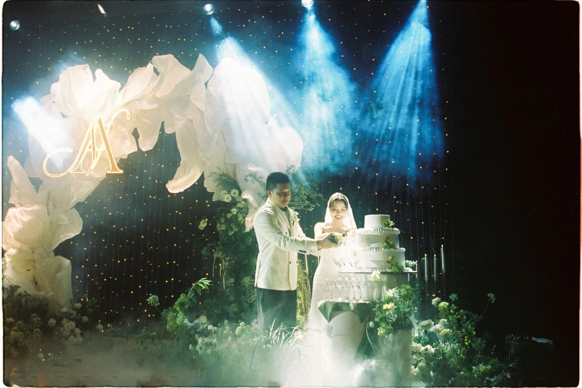 DOCUMENTARY & FILM WEDDING PHOTOGRAPHY: XU HƯỚNG CHỤP CƯỚI 2026