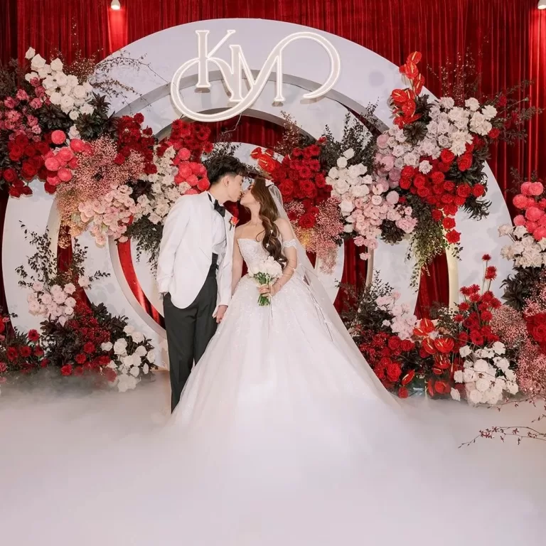 "Blazing Love Heights" - Concept đám cưới đỏ rực: Một Tình Yêu Nồng Cháy