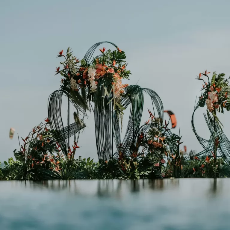 "Wildflower Sunset" - Concept đám cưới màu nắng: Cuộc Gặp Gỡ Dưới Hoàng Hôn