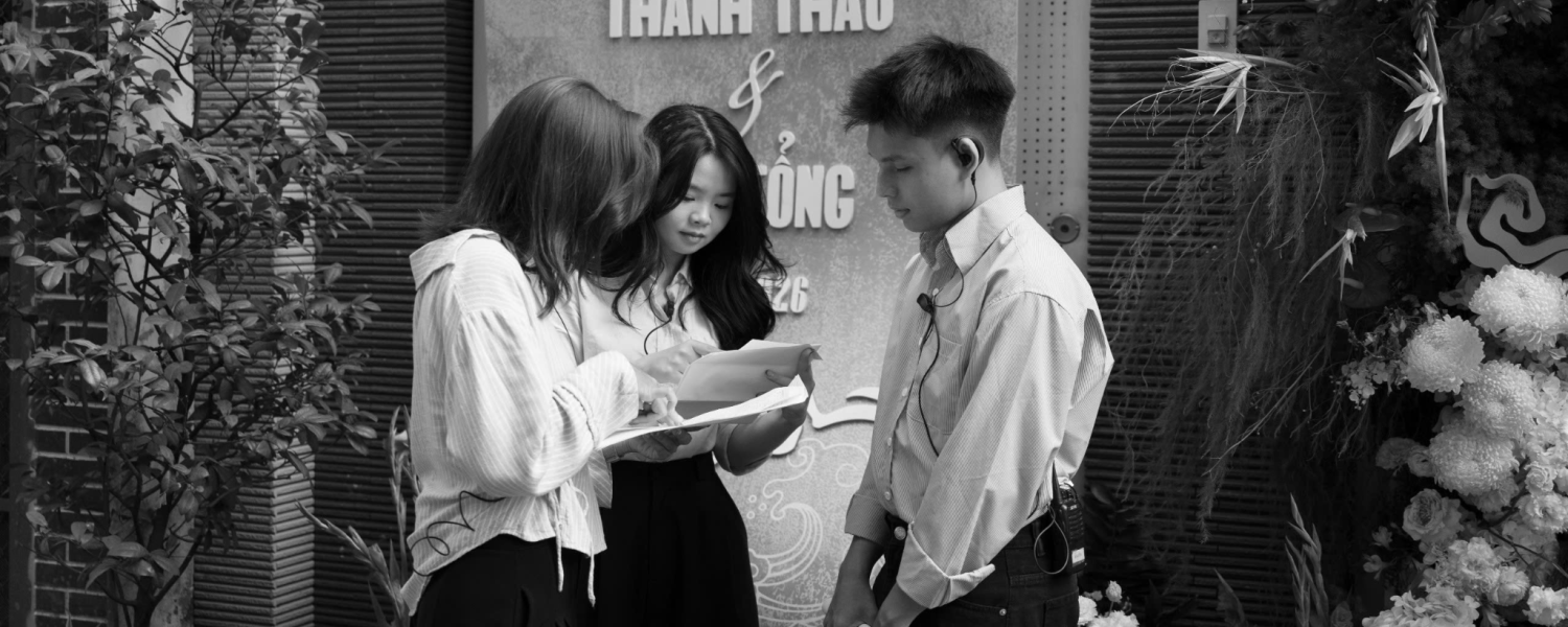 Untitled (2048 x 1000 px)